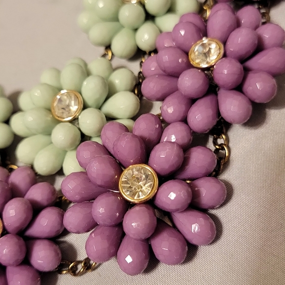 Flower necklace purple - Picture 2 of 9